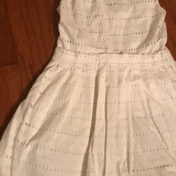 SOLD XP Ivory eyelet dress w/ pockets! Summer - Picture 4 of 7